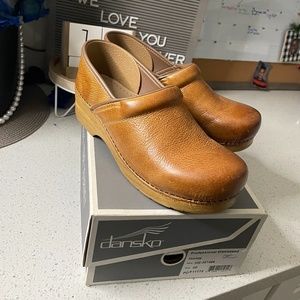 Danskos nursing shoe size 40